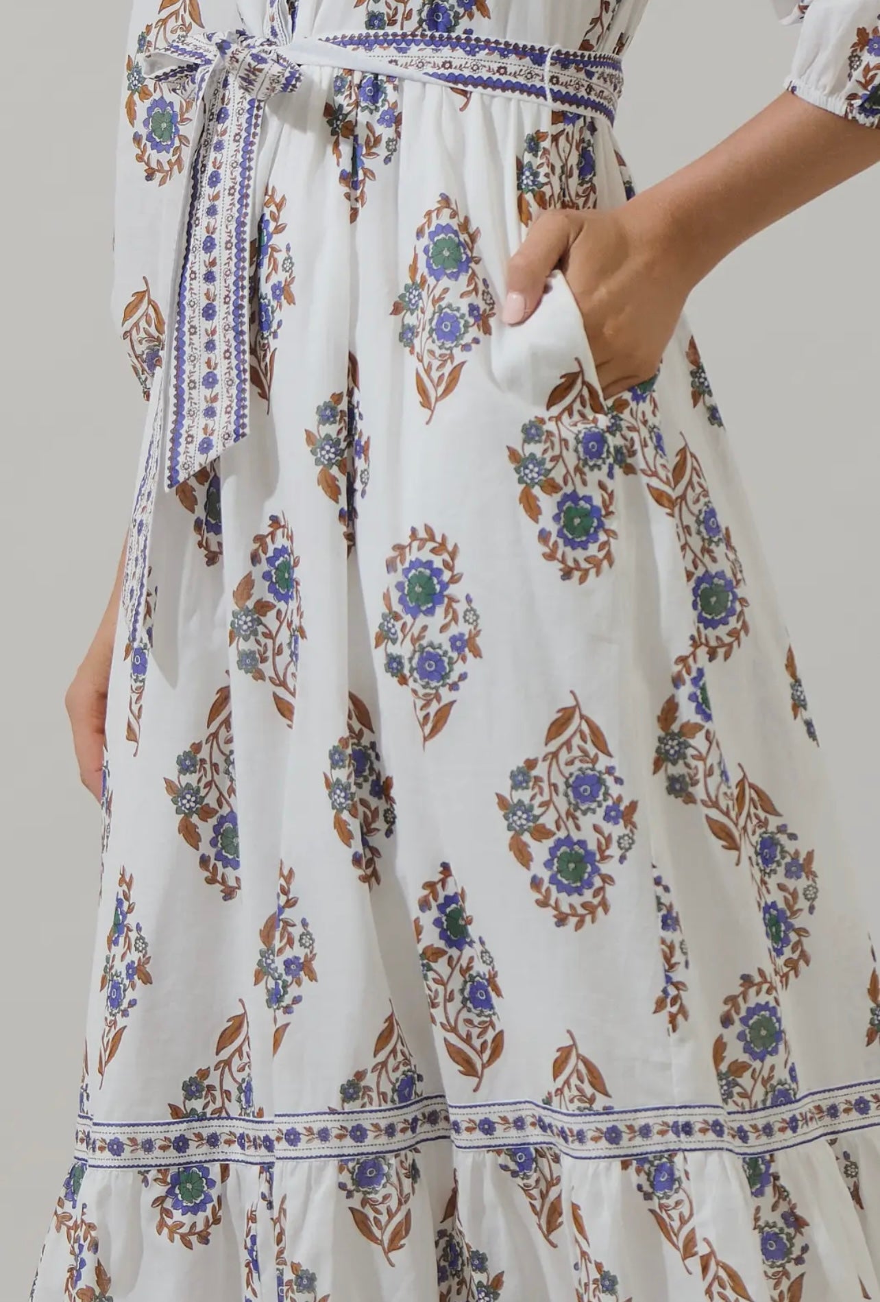 Rennie Floral Darny Long Sleeve
Midi Dress