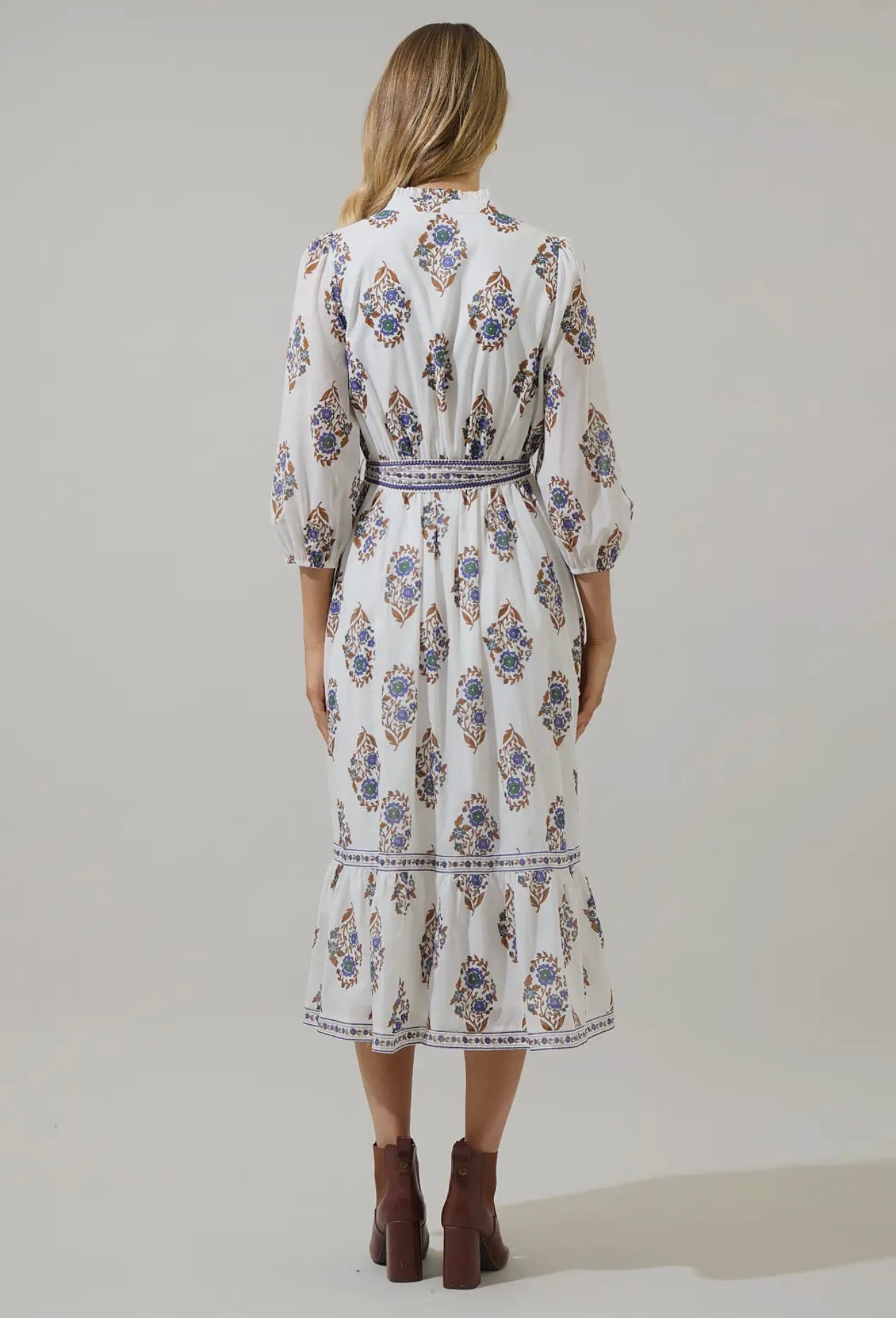 Rennie Floral Darny Long Sleeve
Midi Dress