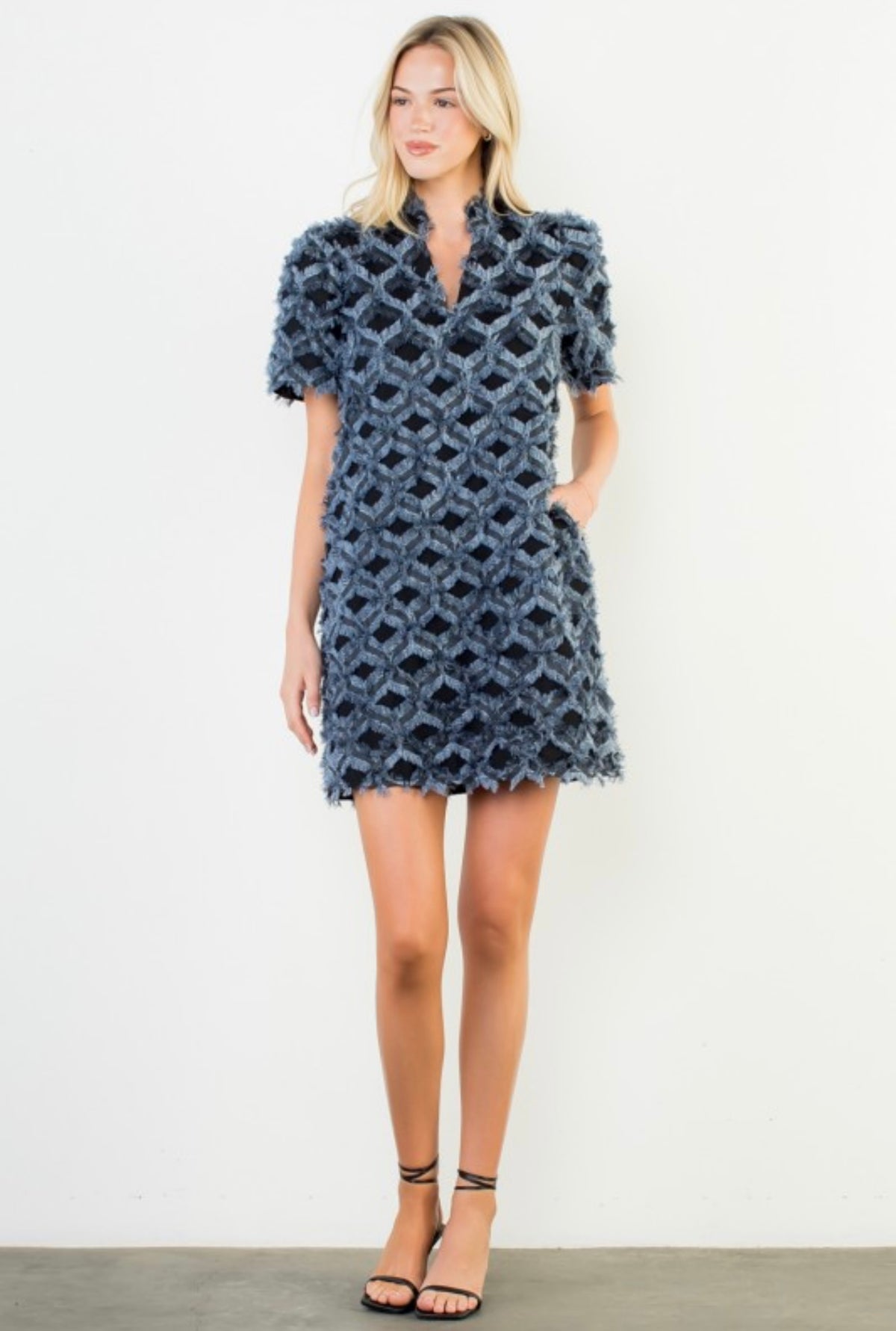 SHORT SLEEVE FRINGE PATTERN DRESS
