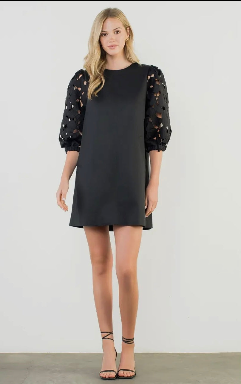 Eyelet Detail Short Sleeve Dress