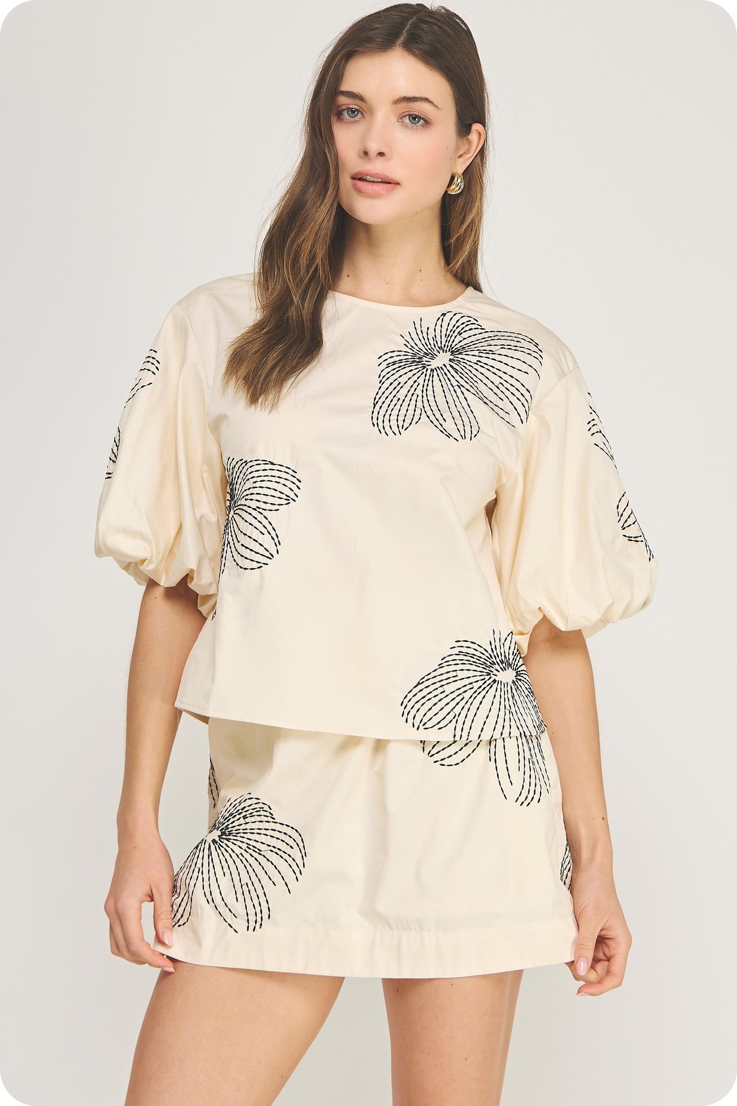 Floral Embroidered Puff Sleeve Top