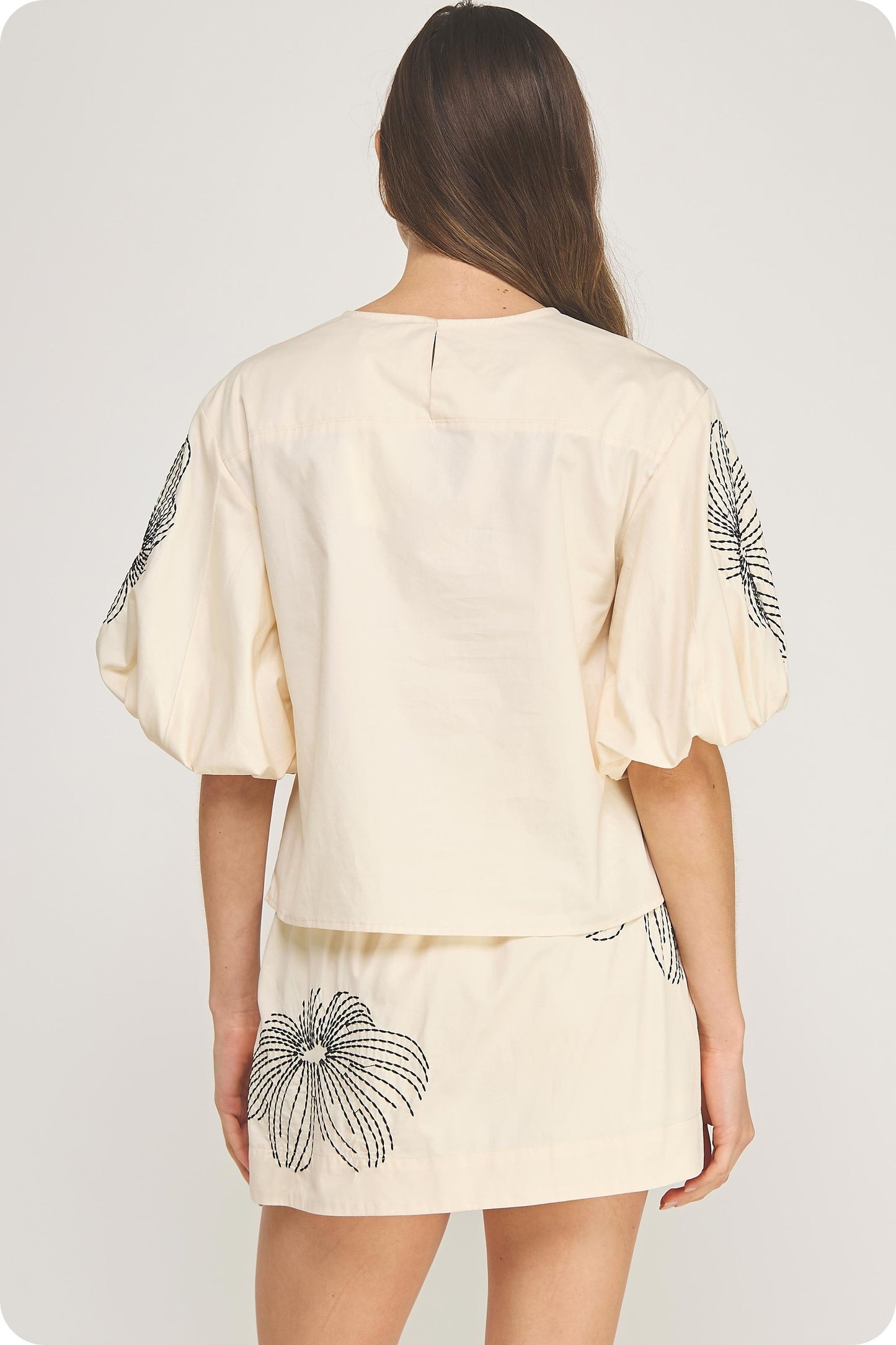 Floral Embroidered Puff Sleeve Top