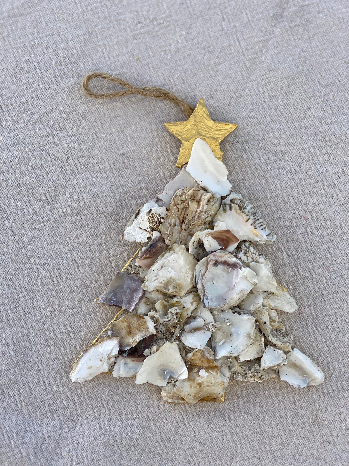 Oyster Christmas Tree with Gold Star Ornament