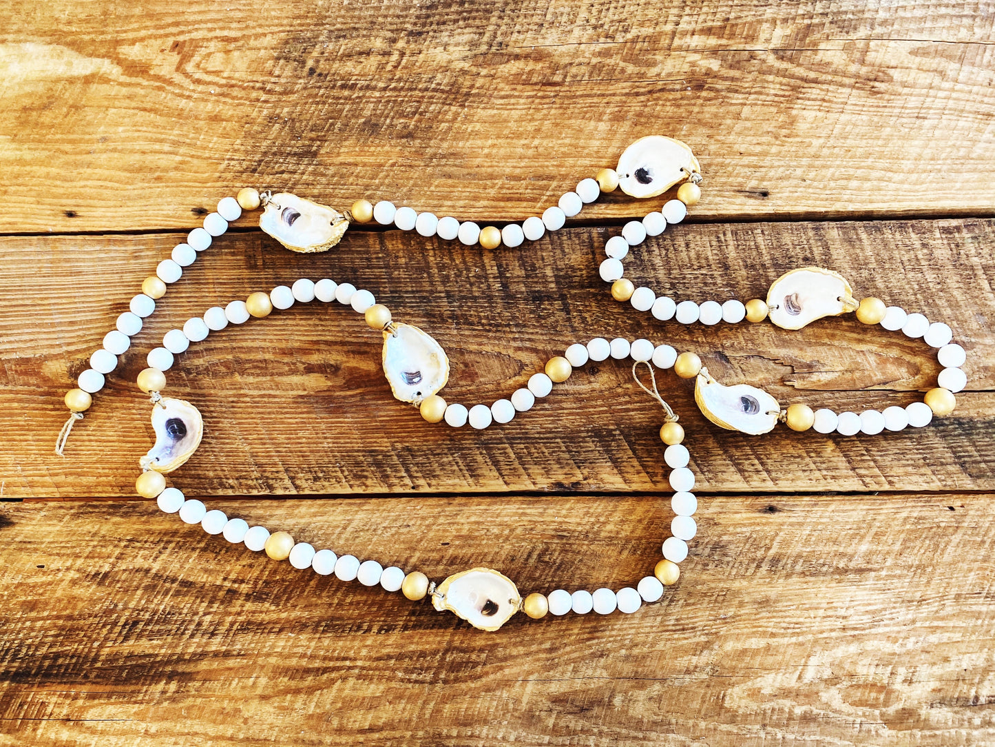 White & Gold Oyster Garland