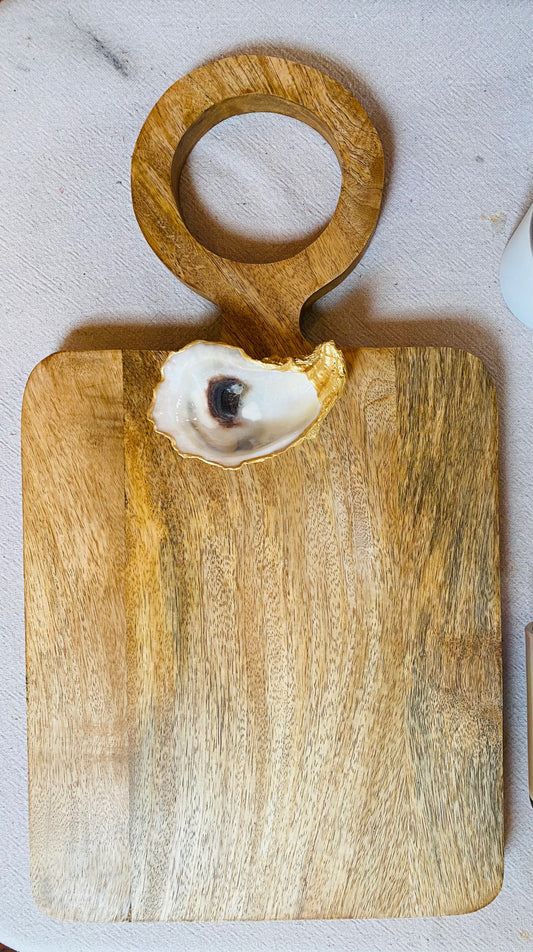 Round Open Handle Charcuterie Board
